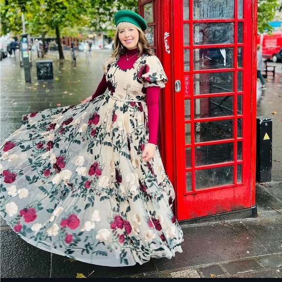 Amora Dress by Ivy City Co - Picture 15 of 17